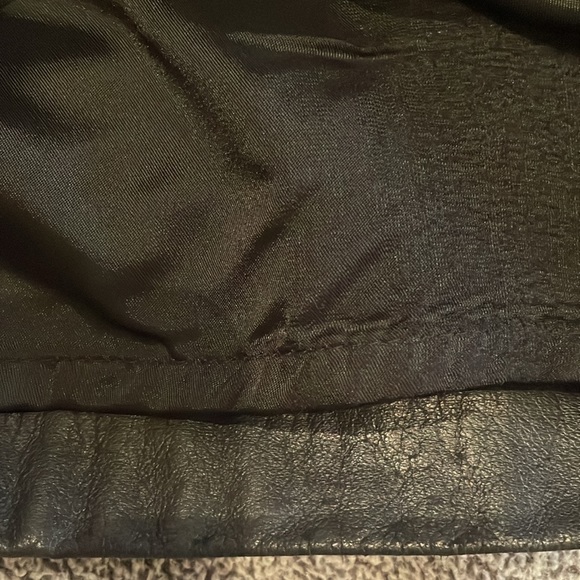 Danier High Waisted Leather Skirt - Picture 7 of 9